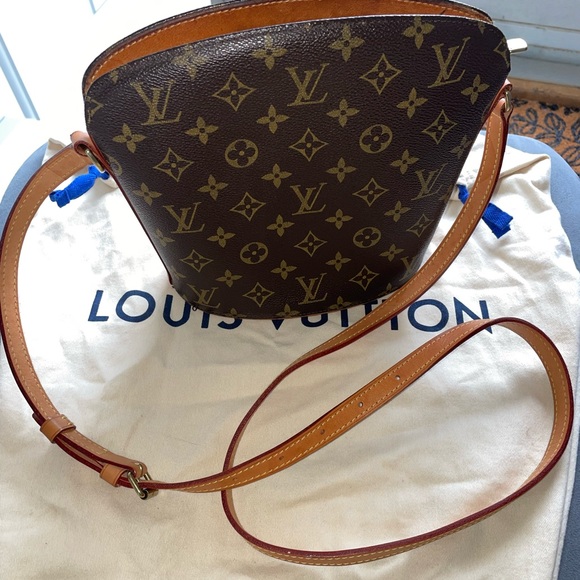 •Pre-owned Authentic Louis Vuitton Drouot Monogram Crossbody• - Picture 4 of 16
